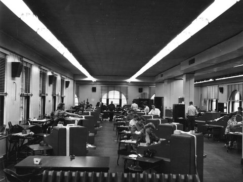 Image of 1960_omaha_branch check_sorting