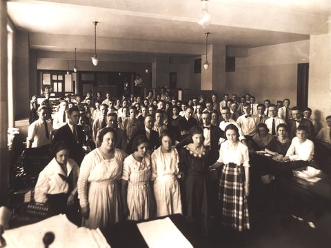 Image of 9branch employees opening day 8.2.1920.jpg