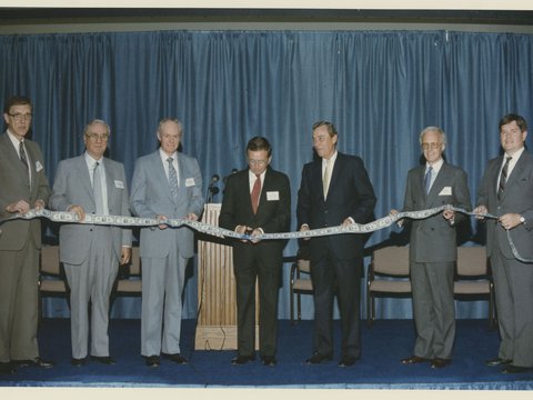 Image of b030_f011_1986_0612_omaha_branch_new_building_dedication_hamilton_angell_guffey_hockaday_boyle