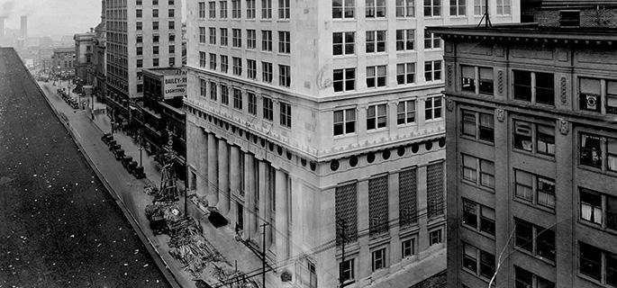 Bank headquarters at 925 Grand