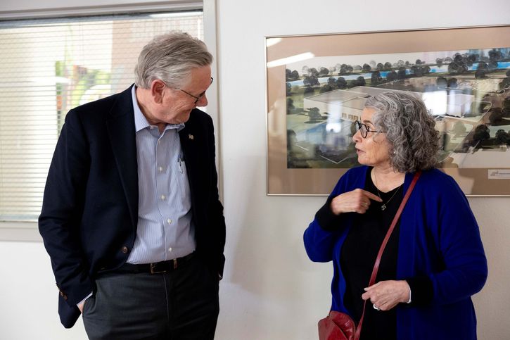 Kansas City Fed President and CEO Jeff Schmid speaks with Jackie Baca, former Bueno Foods president and Denver Branch Board alum.